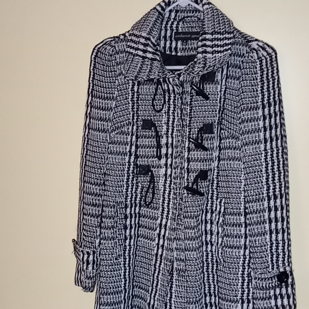 Black and white plaid coat - Picture 5 of 6